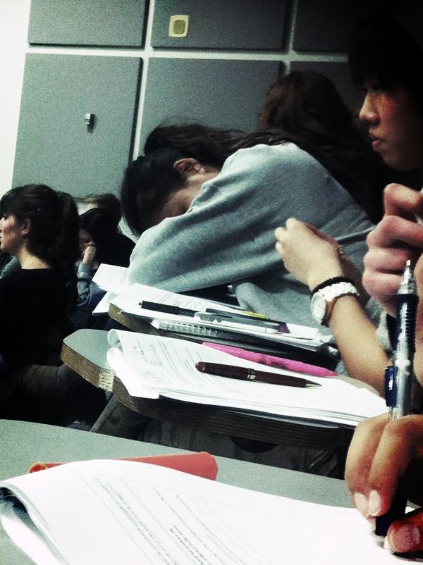 Not even in harvie's class and she's sleeping.... #what #diplomaprep #social #boring @SarrBach