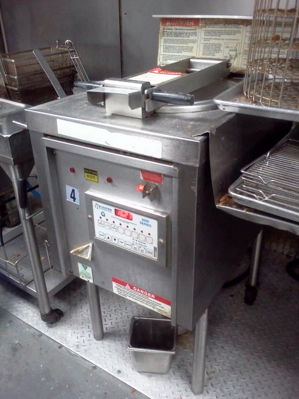 Sh3lYNN3's tweet image. KFC #stepfour