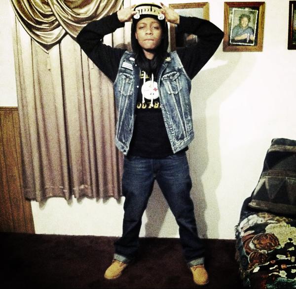 EMDmufasa's tweet image. Pic from last weekend...forgot my lil bro took it #SteelersNation #VelcroBack #timbos #blackandyellow