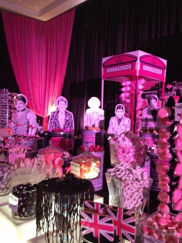 <a href="/Juliejunk/">Julie Junk</a> Q orgullo y q privilegiado soy de trabajar al lado una persona tan creativa y tan fregona felicidades