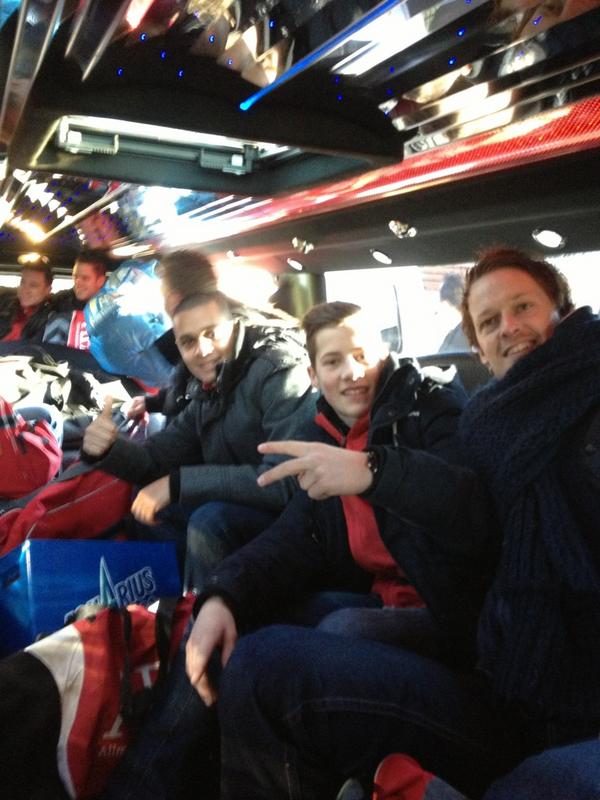 RKSVB's tweet photo. Onderweg naar @RKSVB met de limo ! http://t.co/6VQFIplK