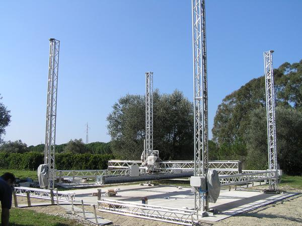 DShapeCorp's tweet photo. The 2013 D1 DShape Concrete Constructor unit, series 1 seen here at 6x6x8 meter volume. Sturdy, reliable, upgradable. http://t.co/p2ebiqfZ