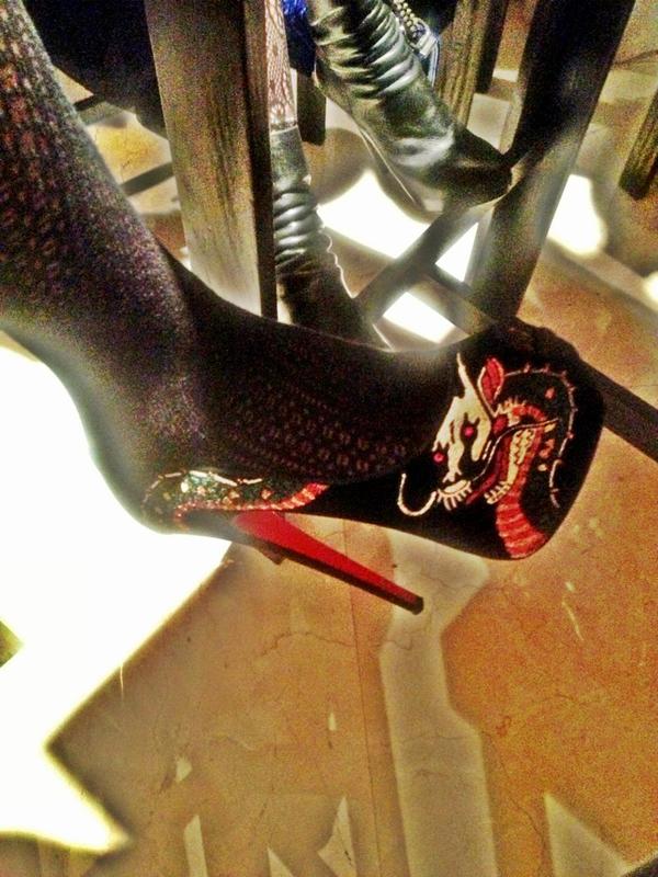 ariguindi's tweet photo. "@JanHarS: Dragon night steps... @ariguindi http://t.co/enx5L04T"Dragon nights jaja #buena jan