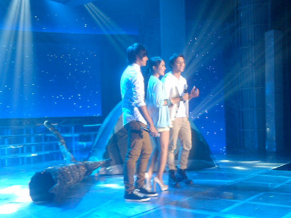 DanielRocksss's tweet photo. "@ASAPOFFICIAL: Kathryn, Enrique, &amp; Daniel are <3! #ASAPBongga http://t.co/Itt58xpu"