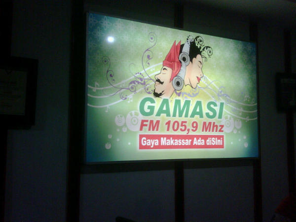 ienkarkun's tweet photo. @DerrySulaiman interview live at Radio Gamasi 105,9 FM http://t.co/aRj2ueJ1