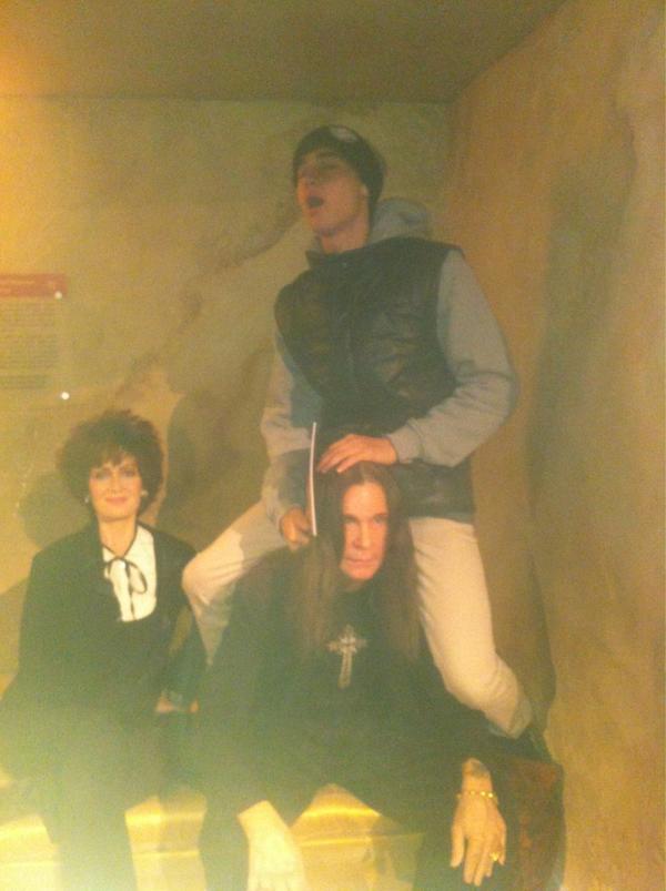 JaiBrooks1's tweet photo. Chilling with these cunts http://t.co/QK3rfkBd