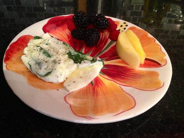 veggieburger95's tweet image. Yummyy I love breakfast time🍳🍓🍇🍋 #chefmare