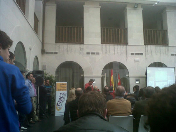 aparrondo294's tweet photo. El presidente de @Fedemotocyl ha hablado ! Feliz 2013 de mx a todos ! http://t.co/ATbQYv2O
