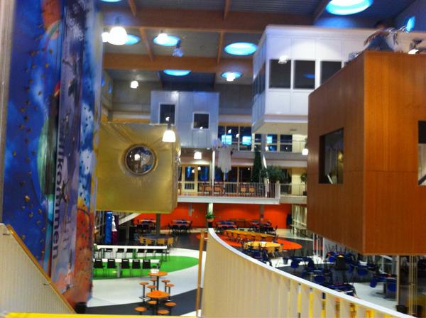 vanbuggenum's tweet image. Wie wil er nou met pensioen op zijn 65e  als je nog zo graag naar je werk gaat.
IKKE NIET!!