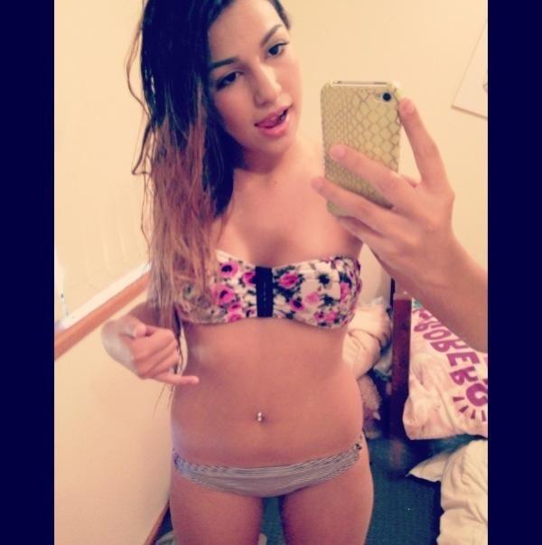 Celine_Mahomie's tweet photo. Hipster bitch ;) http://t.co/WI8FxGZv