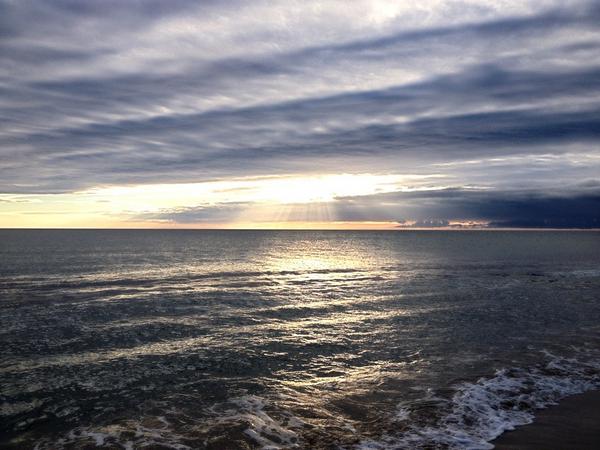 maxvadilli's tweet photo. @picazomario así amanecía hoy en Alicante http://t.co/ADwfLusL