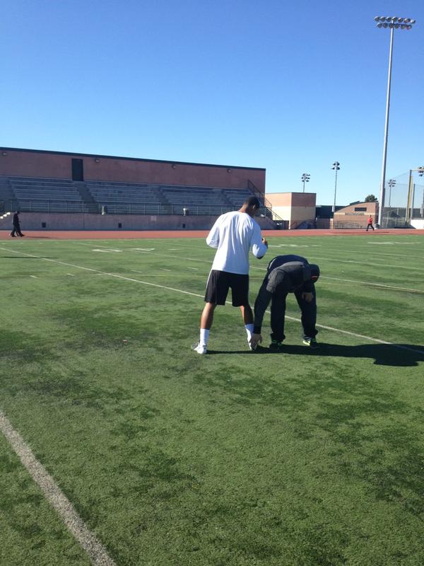 antonclarkson11's tweet image. Getting your feet set properly is the key #strongbase #weighttransfer w @BrettHundley17 @StevenClarkson