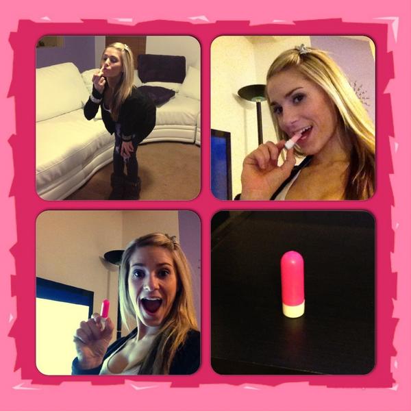 A_low1988's tweet image. Bringing back the old school lip stick candy! #funcandy #yummy #bringingemback #bejealous