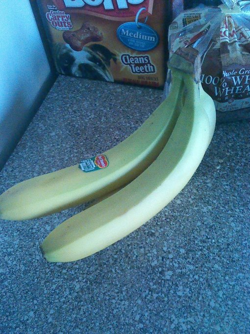 why are these bananas so big omg http://t.co/4mKen9X8<a href="/tag/plzkillme"class="tags"><span>#plzkillme</span></a>