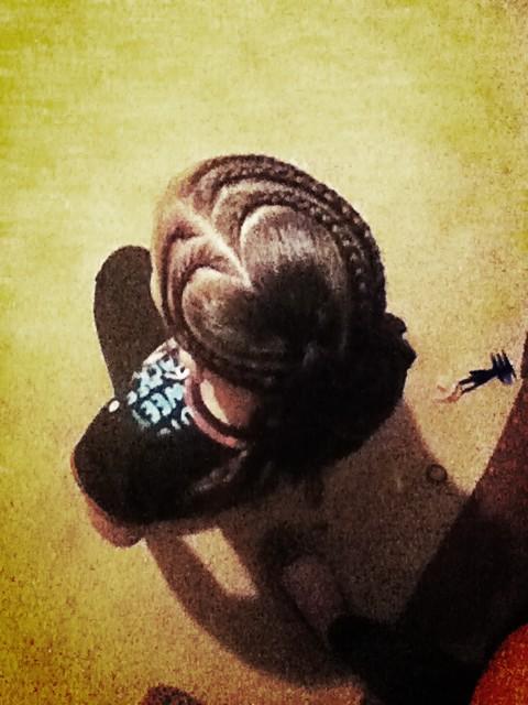 Riah_j_Moore's tweet image. Braided my lil sisters hair into a heart 💜 #AllSkill😉