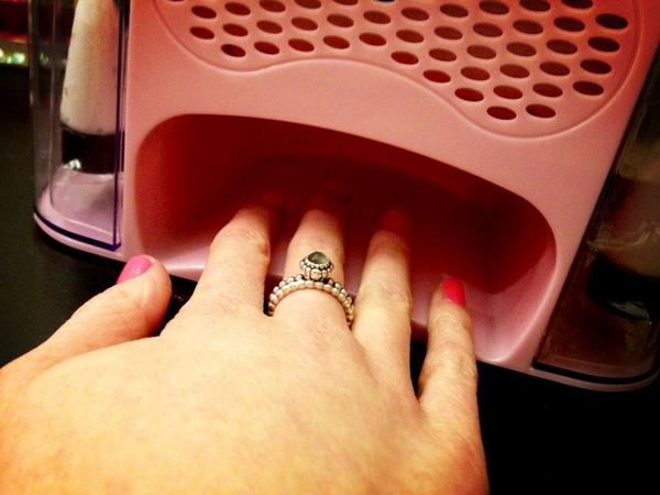 Got a little machine that blows my nails dry for me 😘 #GlamOnPoint