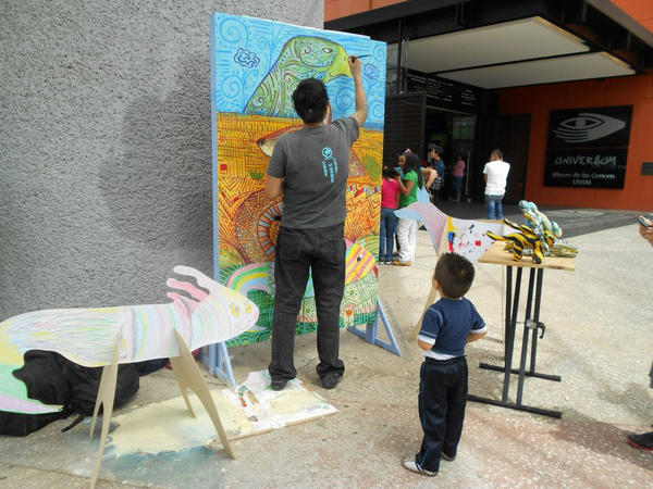 WanyeWolf's tweet photo. Con Luxola http://t.co/rJDmCnsA 2º Festival del Libro Infantil y Juvenil http://t.co/jjxfgJn8 @IIFL_UNAM http://t.co/zgECWaSF
