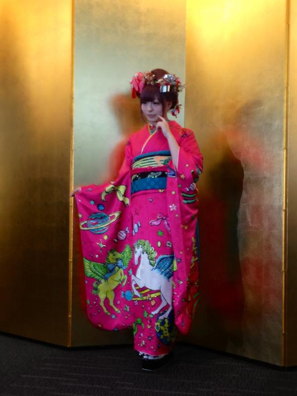 Fashionsnap Com きゃりーぱみゅぱみゅ Pamyurin 成人式の着物公開 宇宙とユニコーン柄をデザイン 原宿カワイイ大使として出席しミニライブも Http T Co E9mcrvzi Http T Co Qdor7wsi Fashionsnap Com きゃりーぱみゅぱみゅ Pamyurin 成人式の着物公開 宇宙とユニコーン柄をデザイン 原宿カワイイ大使として出席しミニライブも Http T Co E9mcrvzi Http T Co Qdor7wsi