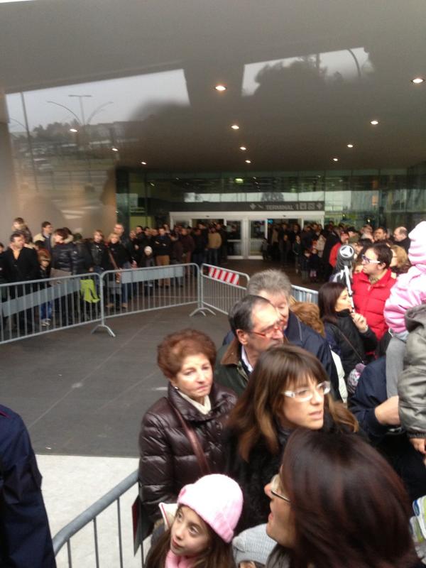 massiface's tweet photo. Tanta gente , grande festa http://t.co/pfdYmqZf