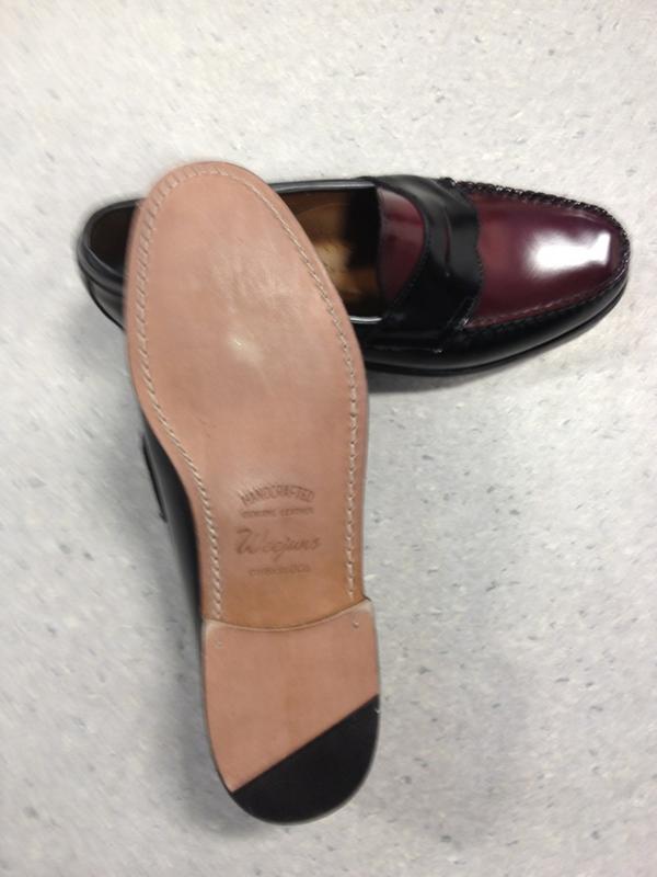 themodbarber's tweet photo. Brand new pair of two tone bass wejuns size 10/1/2 45 
£27 http://t.co/AOxGxatT