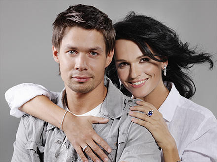 Сделать шаг навстречу. Песня сделай шаг навстречу мне ты. Шаги друг к другу. Люди боятся сделать шаг навстречу новой жизни. Сделать шаг навстречу.