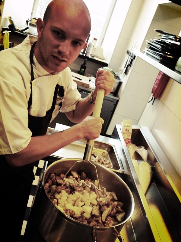 m4rtinlindmark's tweet photo. Potatis &amp; jordärtskockaStomp notera stomp med ett stort jävla S! @larsnik http://t.co/BBuMnXlJ