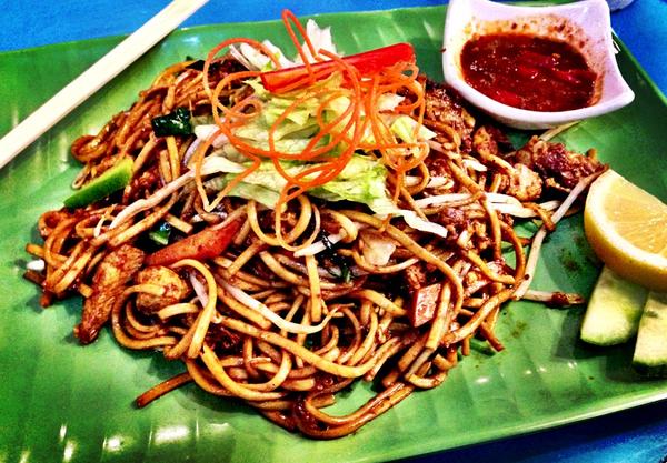 missmanchu's tweet photo. Back to our roots.. Malaysian Mee Goreng is good for the soul.. @makancafe Portobello Rd http://t.co/kT0b6L1s
