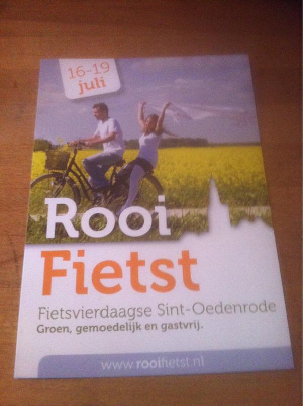 rooifietst's tweet photo. Zojuist de flyer opgehaald bij de drukker @FruitcakeStudio , de eerste voorbereidingen worden alweer getroffen. http://t.co/bNCuqxZz
