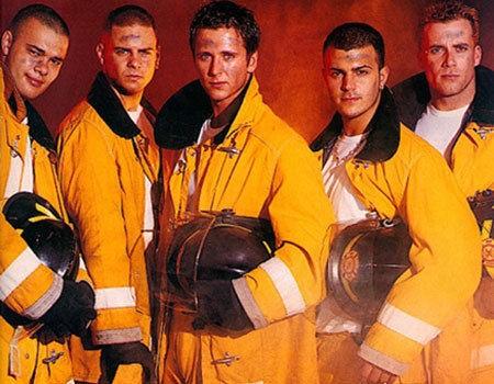 5iveUK's tweet photo. Did someone call the fire brigade! #hot @official5ive @scottlarock5 @abzlove @SeanConlonMusic @RagztoRichez http://t.co/Mwb1DxAW