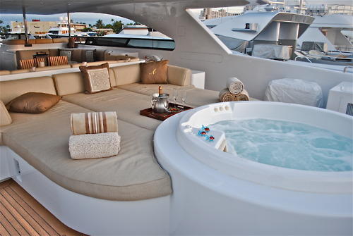 TienerStrips's tweet photo. Retweet als je op deze boot wilt varen - http://t.co/HYBzdaxa