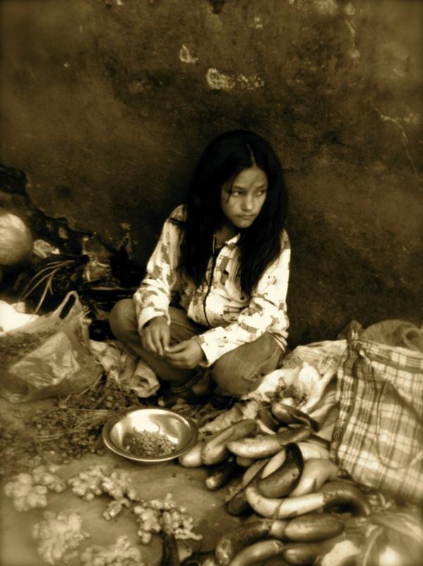 PriyaEmmanuel1's tweet photo. Reminiscing about Nepal, such a captivating country.. And this girl on the street is so beautiful http://t.co/Wwdg8MMp