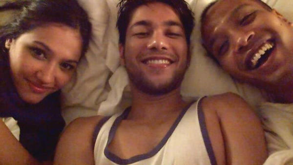 rasip's tweet photo. Sharing a bed with two #gayboys http://t.co/iFyHUYvw