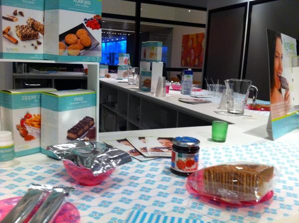 HamiltonHealthD's tweet photo. #lignavita open avond! Wij zijn er klaar voor! @margohovers @HamiltonHealthD @wellnesselande #afvallen #eiwitrijk http://t.co/GWJ7GWhf