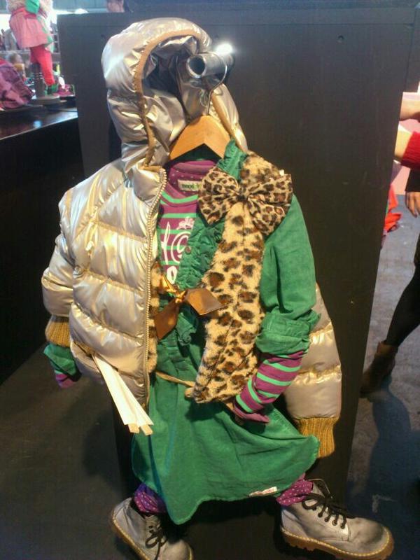 SariMarijs1's tweet photo. Het was supper op de kleine fabriek. Weer veel nieuwe merken gescoord. http://t.co/OMxjTDZ7