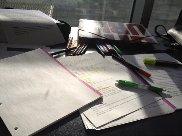 Ariadna_Sala's tweet photo. c'est fini adeu examens i dies de biblio!!!!!!!! http://t.co/x6HiByJt