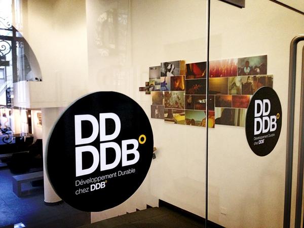 JolinClement's tweet photo. In 24 hours I should be done!
Showing some of my work at advertising agency DDB Paris http://t.co/JzCYXlF5