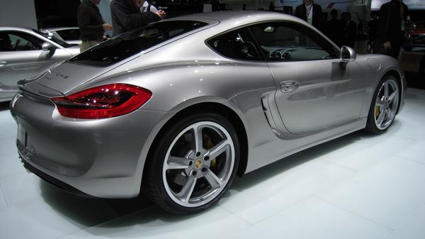 CMRacing's tweet photo. The new Porsche Cayman S #NAIAS thanks to #Michelin http://t.co/xewdaMOo