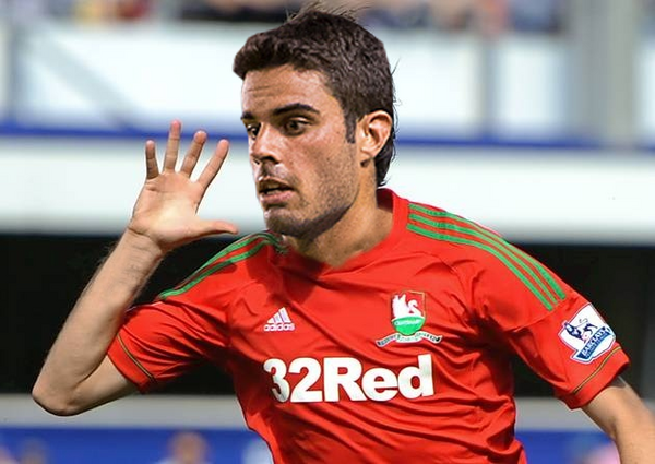 SwanseaTimes's tweet photo. Here's a photograph of Juan Dominguez scoring his first goal for #SWANS!!! http://t.co/M51JVmJX