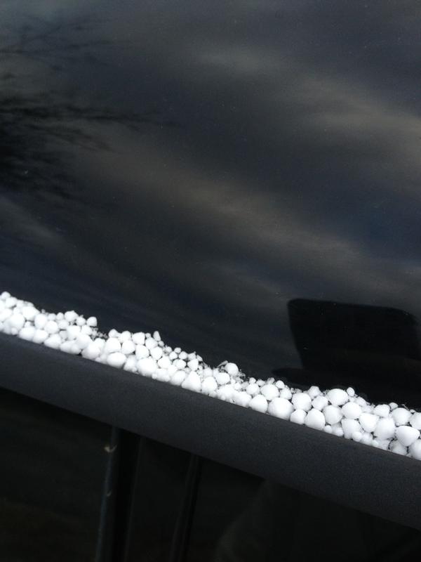 TheWantedDallas's tweet image. Soooo.... This is what we get here in Texas...... #snowpellets #LooksLikeDippinDots