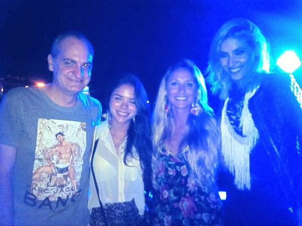 fernandadonna's tweet photo. Con @laurencioadot @cintgarrido @flor_cabral15 en @UfoPointPinamar http://t.co/qbexLVKu