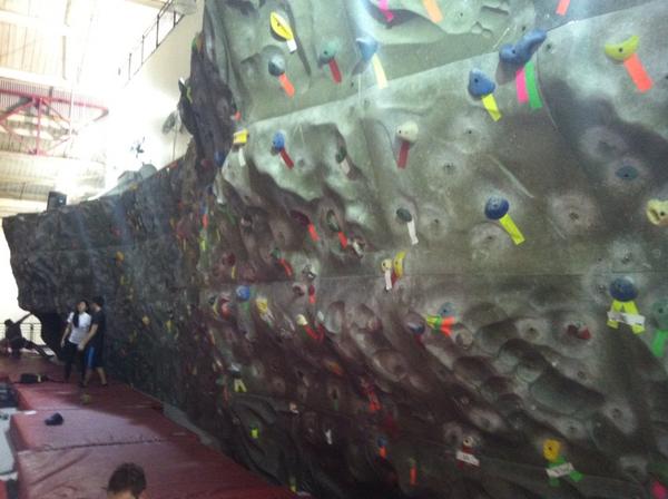 JumpUpX's tweet image. NYC rock climbing wall! #Pier60 #sportscenter chelseapiers! Always rocking the EDM! #climbers #EDM