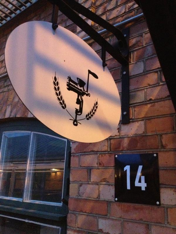 Matvarufabriken's tweet photo. Just denna skylt på denna adress lämnar vi nu...
hitta oss på http://t.co/gNv0OHsq &amp; http://t.co/3v5IPyVZ http://t.co/gBd1sBiq