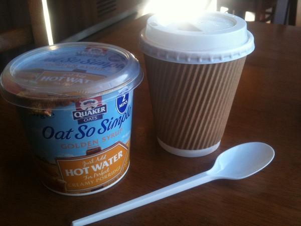TheCoffeeCo_'s tweet photo. Just had one of our porridge pots with a gingerbread latte for breakfast - perfect on a chilly morning #shoplocal #RT http://t.co/LqnRs7U3