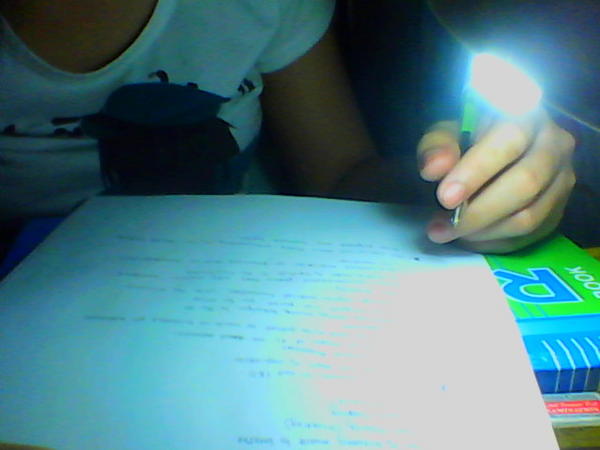 nerielleC's tweet image. Borrowed my room mate's lamp-shade... #study #handwriting #SignsOfGettingOld :)