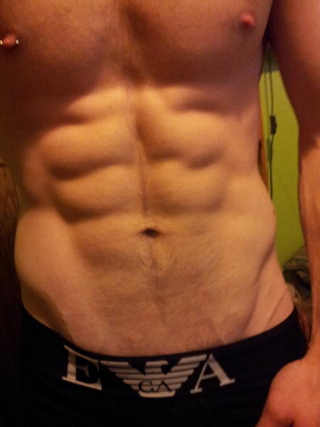 MarcShephard's tweet photo. Abs starting to look decent,, #teamlean #dragonflags #cablecrunches #legraises http://t.co/T6ysVJ9e
