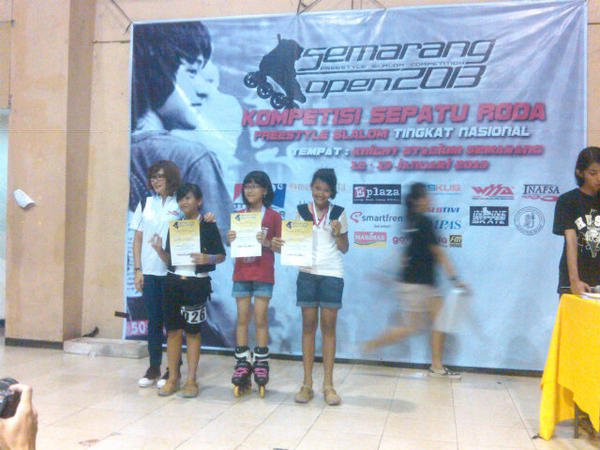 Congrats @Aldhirasp 1st Freestyle Slide Junior women <a href="/SMG_OPEN2013/">Semarang Open 2013</a> <a href="/balance_indo/">Balance Art n Sport </a>