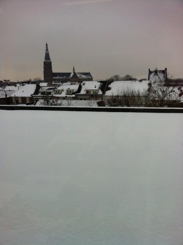 RT <a href="/jillbrx/">Jill •</a>: It's a white white world in boxtel
