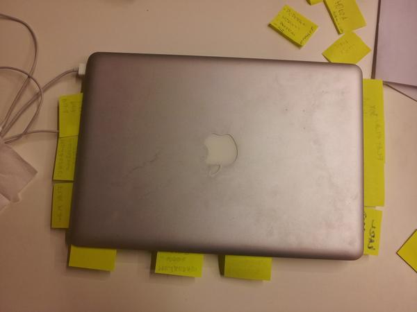 ForbesCesko's tweet photo. Digitálně-prehistorický to-do list šéfredaktora Forbesu. #upominka #papirky #ukol http://t.co/hLKoqgQw