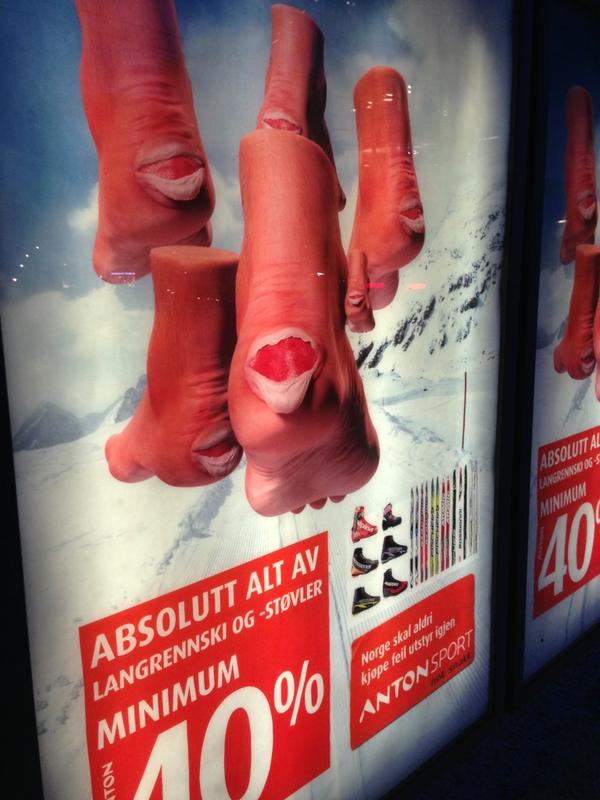 Hegebj's tweet photo. Greit nok, den får høy oppmerksomhet! MEN ugg, for en ekkel utendørsplakat fra Anton Sport #reklame http://t.co/V3i5II0h