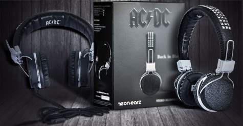 planetacdc_'s tweet photo. Foi uma parceria entre o AC/DC e o On.Earz >> http://t.co/vs2iXaEx